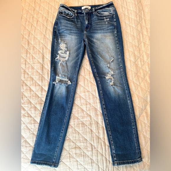 KanCan Denim - KanCan Estilo jeans with distressing, size 9/28